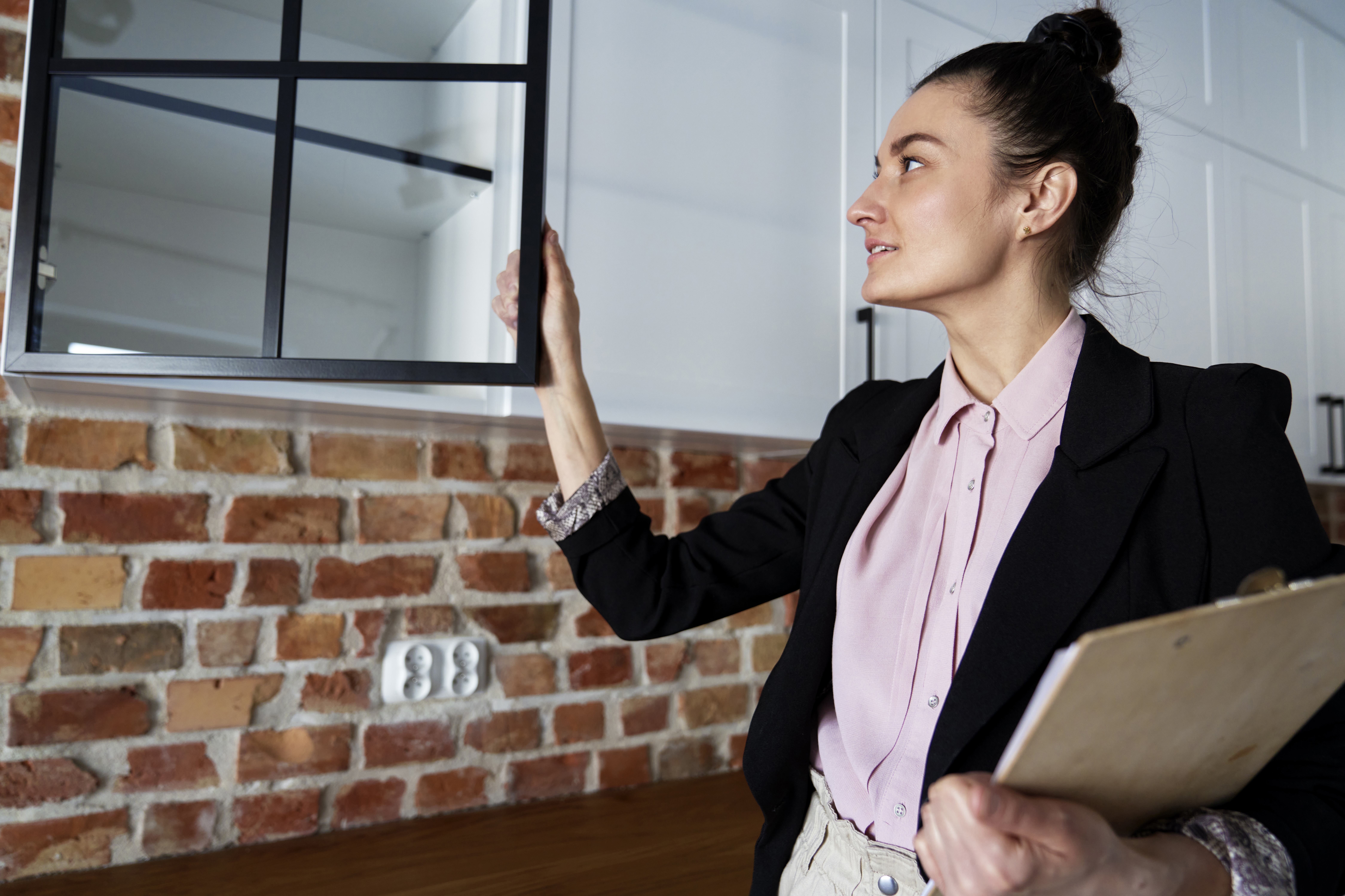 What Realtors Earn Beyond Referral Fees: 1099 Property Management Work