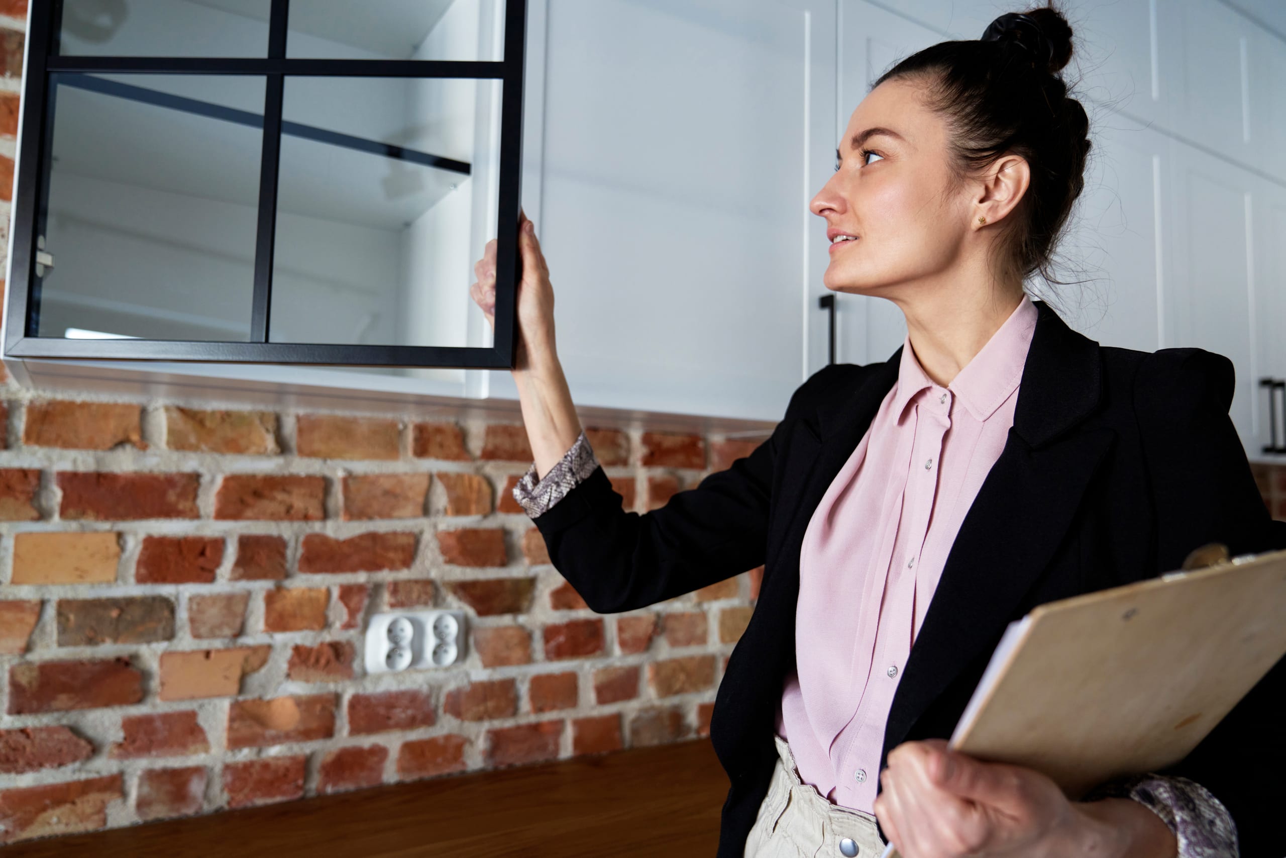What Realtors Earn Beyond Referral Fees: 1099 Property Management Work
